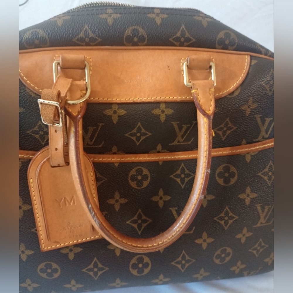 Louis Vuitton Deauville Monogram Bag - Picture 11 of 16